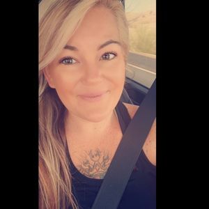 Meet your Posher, Hillary